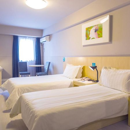 จินเจียงอินซิลิยวนอีโคโนมิคเดฟเวลลอฟเม้นโซนโฮเต็ล Hotel อู๋ซี ภายนอก รูปภาพ