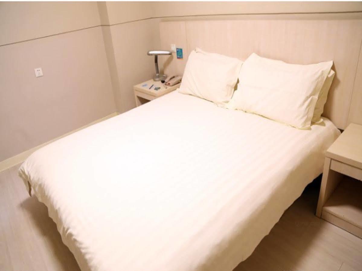 จินเจียงอินซิลิยวนอีโคโนมิคเดฟเวลลอฟเม้นโซนโฮเต็ล Hotel อู๋ซี ภายนอก รูปภาพ