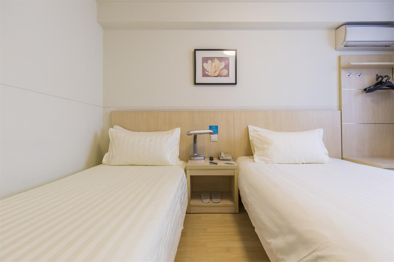 จินเจียงอินซิลิยวนอีโคโนมิคเดฟเวลลอฟเม้นโซนโฮเต็ล Hotel อู๋ซี ภายนอก รูปภาพ