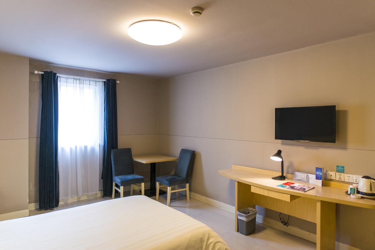จินเจียงอินซิลิยวนอีโคโนมิคเดฟเวลลอฟเม้นโซนโฮเต็ล Hotel อู๋ซี ภายนอก รูปภาพ