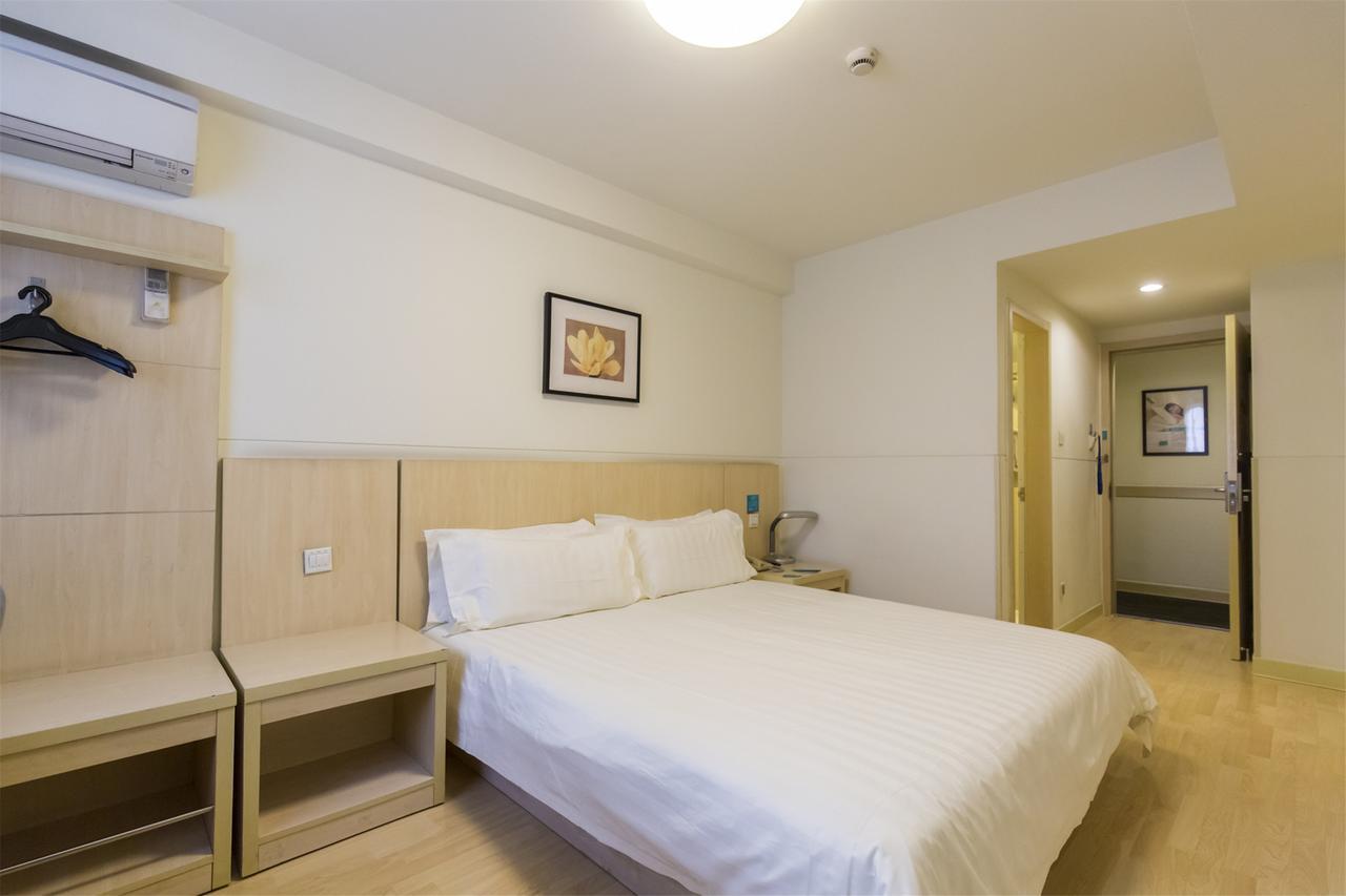 จินเจียงอินซิลิยวนอีโคโนมิคเดฟเวลลอฟเม้นโซนโฮเต็ล Hotel อู๋ซี ภายนอก รูปภาพ