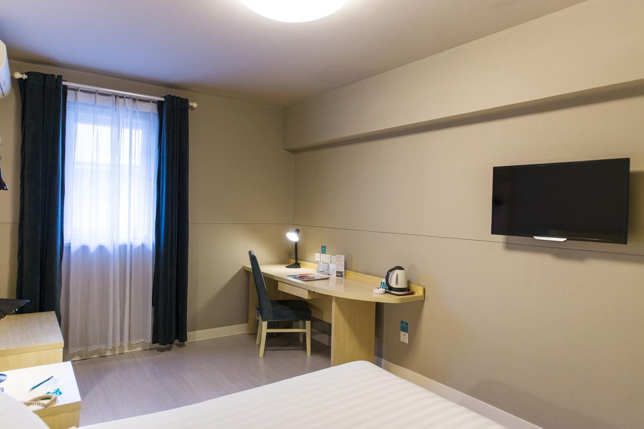 จินเจียงอินซิลิยวนอีโคโนมิคเดฟเวลลอฟเม้นโซนโฮเต็ล Hotel อู๋ซี ภายนอก รูปภาพ
