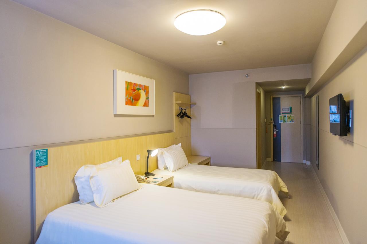 จินเจียงอินซิลิยวนอีโคโนมิคเดฟเวลลอฟเม้นโซนโฮเต็ล Hotel อู๋ซี ภายนอก รูปภาพ